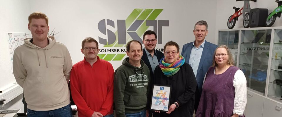 Solmser Kunststofftechnik GmbH als „Teilhabechampion des Monats“ ausgezeichnet